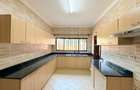 4 Bed Apartment with En Suite in Brookside - 2