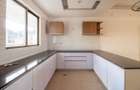 3 Bed Apartment with En Suite at Lavington - 5