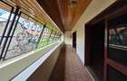 5 Bed House with En Suite at Second Parklands - 11
