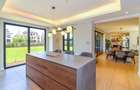 5 Bed Villa with En Suite in Runda - 8