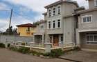 5 Bed Townhouse with En Suite in Lavington - 3