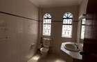 5 Bed Townhouse with En Suite at Riverside Drive - 8