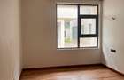 6 Bed Townhouse with Garden in Lavington - 9