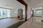 5 Bed House with En Suite in Rosslyn - 15