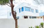 3 Bed Townhouse with En Suite at Malindi - 4