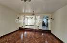 5 Bed House with En Suite in Riverside - 11