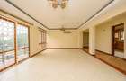 3 Bed Apartment with En Suite at Links Road - 3