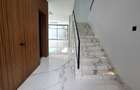 6 Bed Townhouse with En Suite in Lavington - 8
