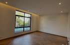 5 Bed Townhouse with En Suite in Lavington - 6
