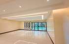 4 Bed Apartment with En Suite in Brookside - 3