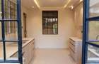 4 Bed Townhouse with En Suite at Westlands - 17
