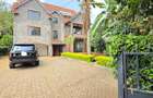 5 Bed Townhouse with En Suite at Lavington Green - 3