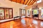 6 Bed House with En Suite at Ridgeway - 7