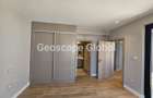 4 Bed House with En Suite in Runda - 12