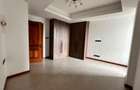 4 Bed Apartment with En Suite at Riverside Drive - 20