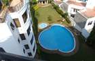 Serviced 3 Bed Apartment with En Suite at Links - 1