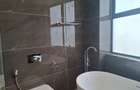 3 Bed Apartment with En Suite in Riverside - 10