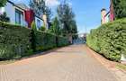 4 Bed House with En Suite in Garden Estate - 9