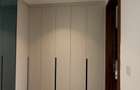 4 Bed Apartment with En Suite in Riverside - 10
