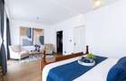 4 Bed Townhouse with Swimming Pool at Crawford Road - 17