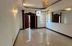 6 Bed House with En Suite in Nyari - 2