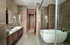4 Bed Apartment with En Suite at Riverside Drive - 16