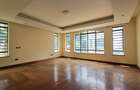 5 Bed Townhouse with En Suite in Lavington - 15