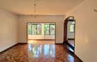 5 Bed Townhouse with En Suite in Nyari - 9