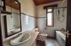 4 Bed House with En Suite in Lavington - 5