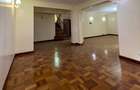 5 Bed Townhouse with En Suite at Othaya Road - 9
