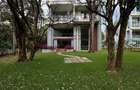 5 Bed Villa with En Suite at Tree Lane - 2
