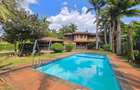 5 Bed House with En Suite in Runda - 1