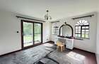 5 Bed House with En Suite at Windsor - 11