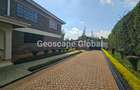 5 Bed House with En Suite in Runda - 8