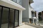 5 Bed Townhouse with En Suite in Lavington - 4