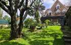 7 Bed House with En Suite in Runda - 1