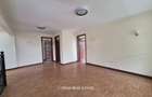 5 Bed Townhouse with Garden in Thome - 13