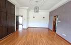 5 Bed House with En Suite in Nyari - 10
