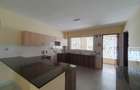 4 Bed Apartment with En Suite in Parklands - 10