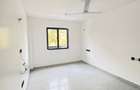 3 Bed Apartment with En Suite at Off Links Road - 6