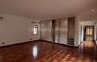5 Bed Townhouse with En Suite in Lavington - 7