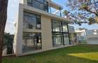 6 Bed Townhouse with En Suite in Lavington - 1
