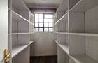 4 Bed House with En Suite at Mountain View - 9