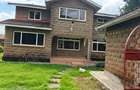 4 Bed Townhouse with En Suite at Lavington - 5