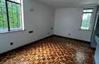 5 Bed House with En Suite in Garden Estate - 7