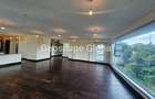 5 Bed Apartment with En Suite in General Mathenge - 1