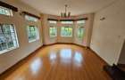 5 Bed Townhouse with En Suite at Lavington - 6