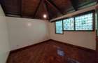 4 Bed House with En Suite at Lake View - 13