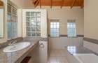 5 Bed Townhouse with En Suite in Rosslyn - 9