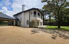 5 Bed House with En Suite in Runda - 1